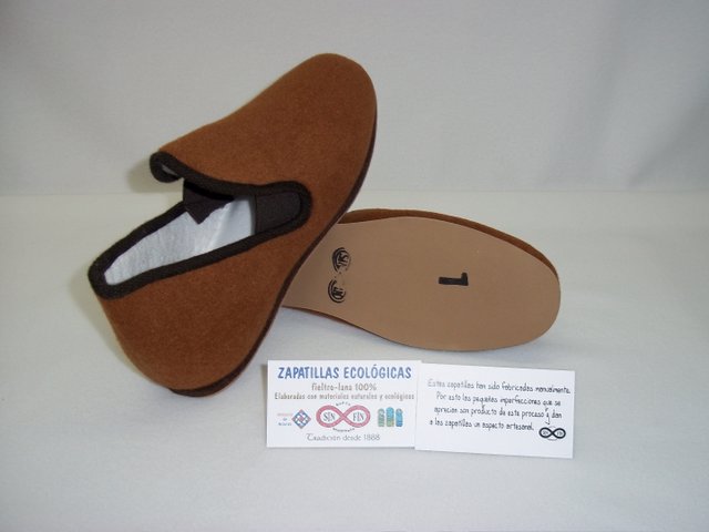 Pantuflas Modelo 17 fieltro y lana 100% natural, fabricada a mano mostaza liso tallas de 27 a 46